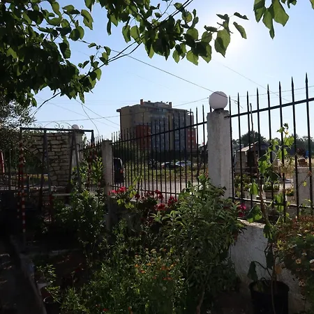 Lm Murati Guest house *