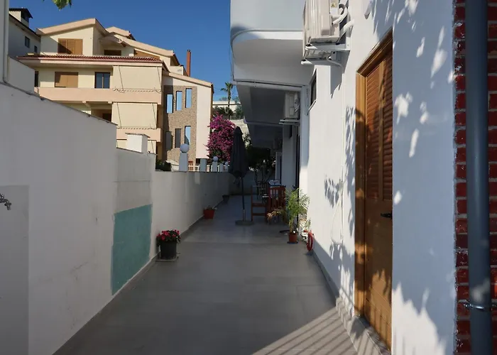 ゲストハウス Lm Murati Polisi i Vogel